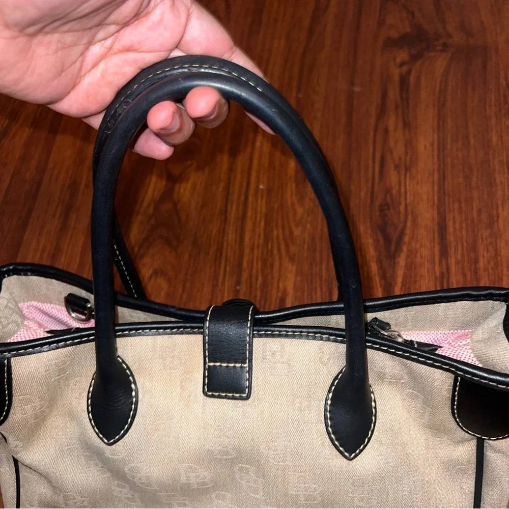 Dooney & Bourke Beige Canvas Shoulder Bag with Black Trim - Picture 9 of 12